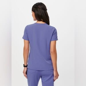 Figs Women's XS Technical Collection Blueberry 2 pocket Scrub Top